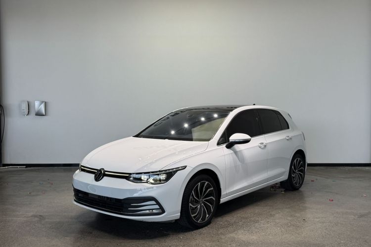 Volkswagen Golf 2022 car image #2
