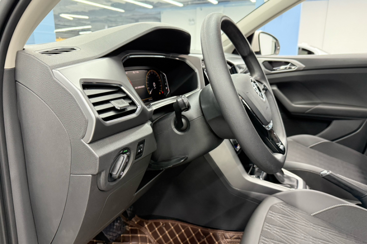 Volkswagen T-Cross 2022 imagen de coche #16