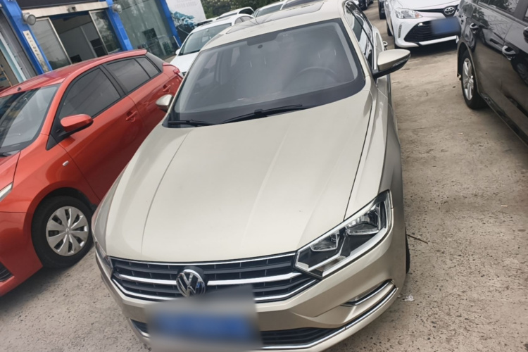 Volkswagen Bora 2016 car image #3