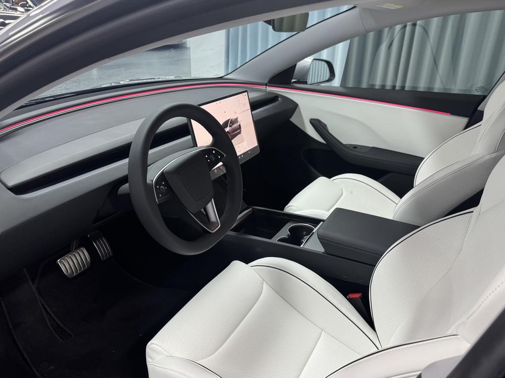Tesla Model 3 2024 immagine di auto #8