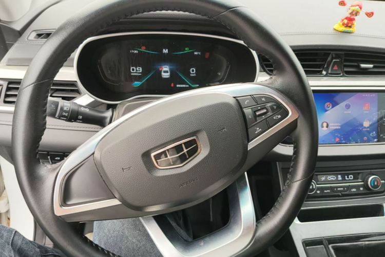 GEELY Emgrand 2019 #15 GEELY Emgrand 2019 car image #15