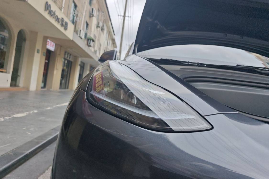 Tesla Model Y 2024 #7 Tesla Model Y 2024 صورة سيارة #7