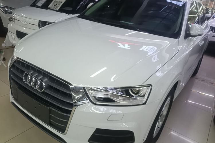 Audi Q3 2017 car image #2