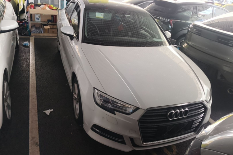 Audi A3 2019 car image #3