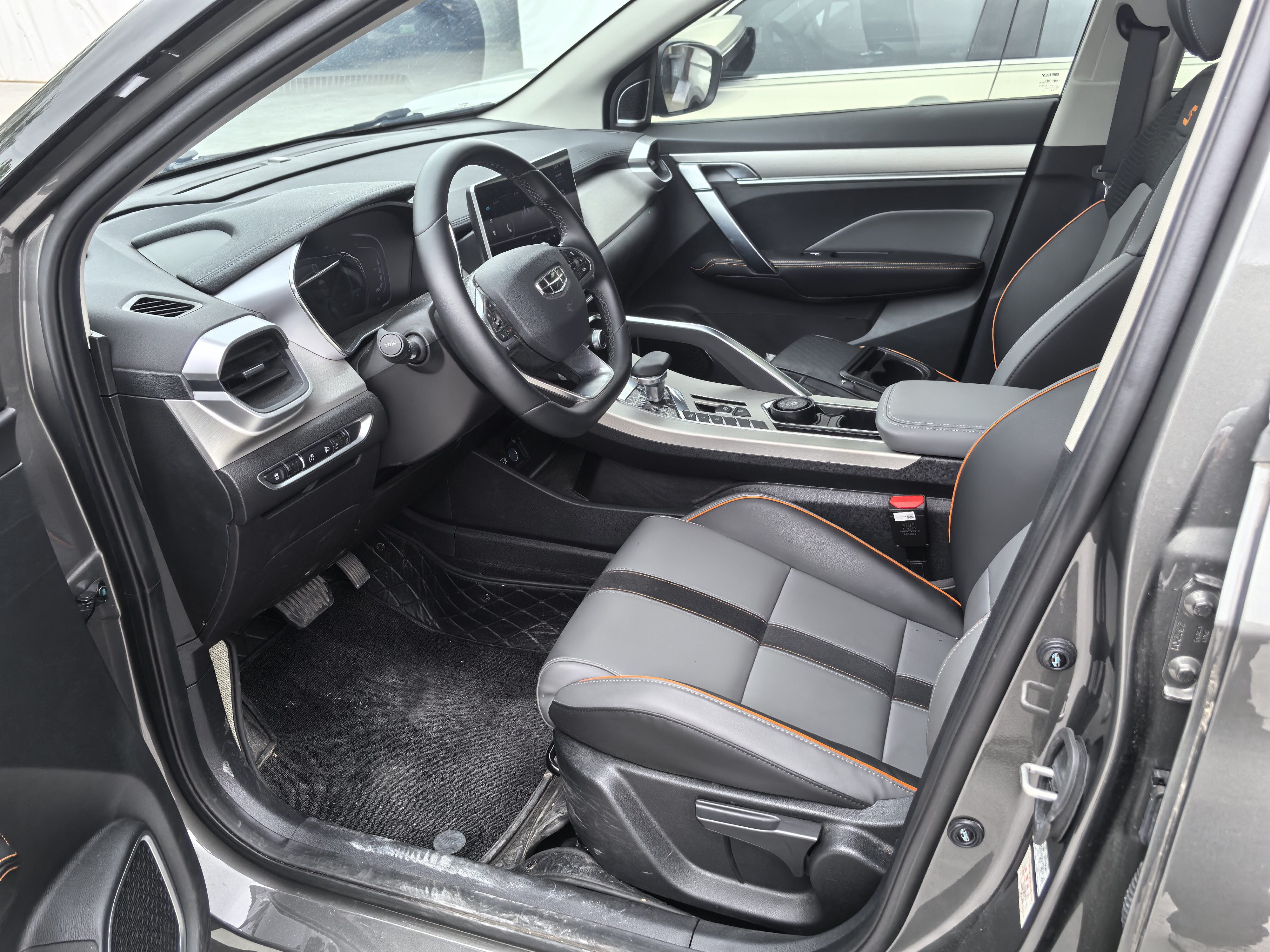 GEELY Coolray 2024 imagen de coche #5