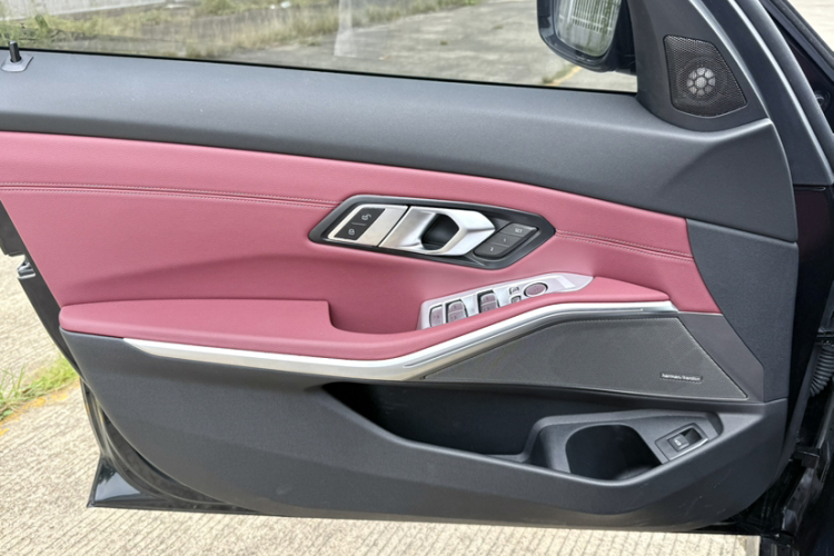 BMW 3 Series 2026 car image #28