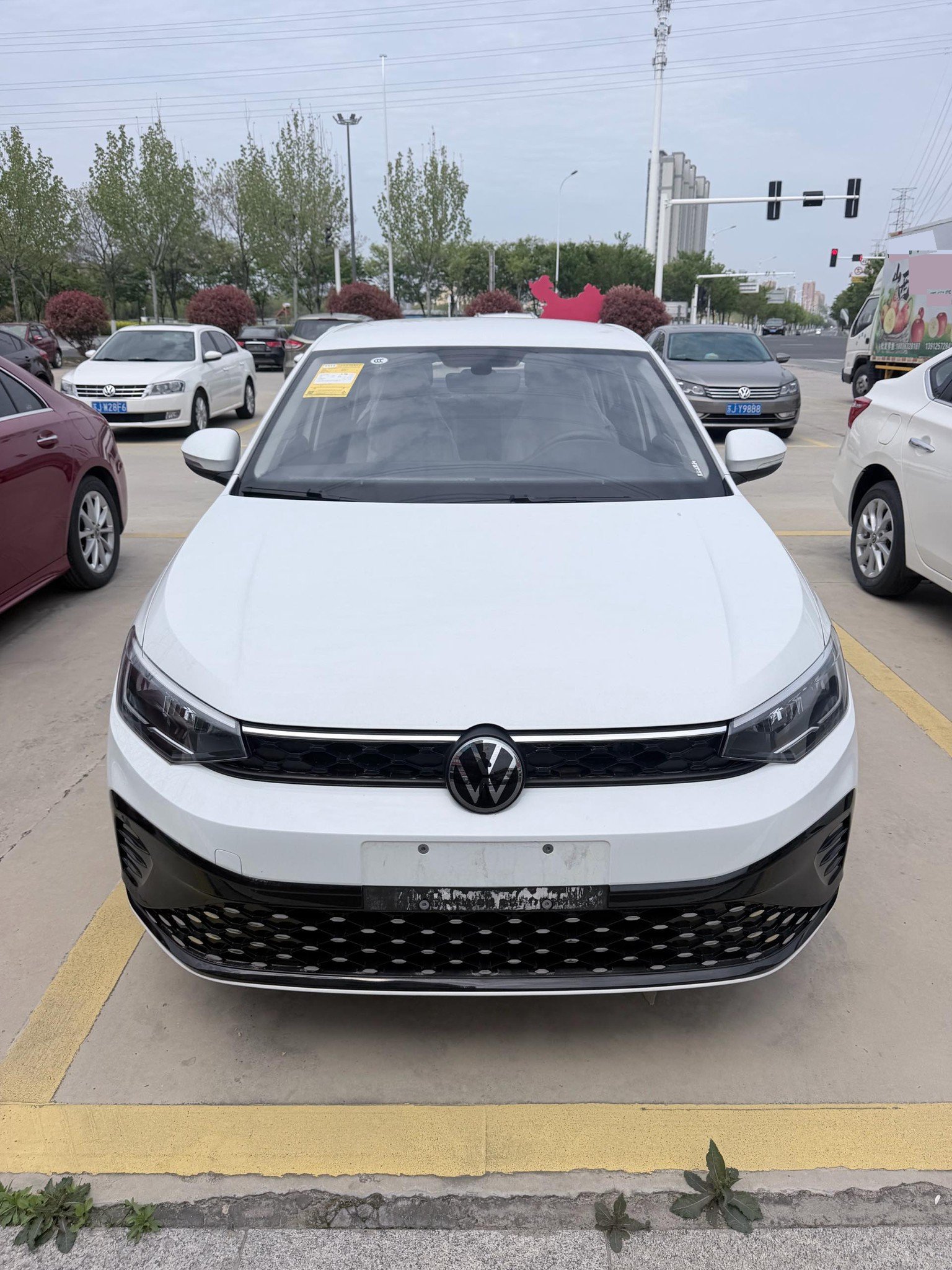 Volkswagen Lavida 2025 car image #2