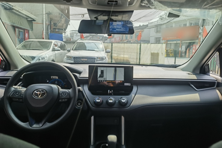 Toyota Corolla Cross 2025 immagine di auto #9