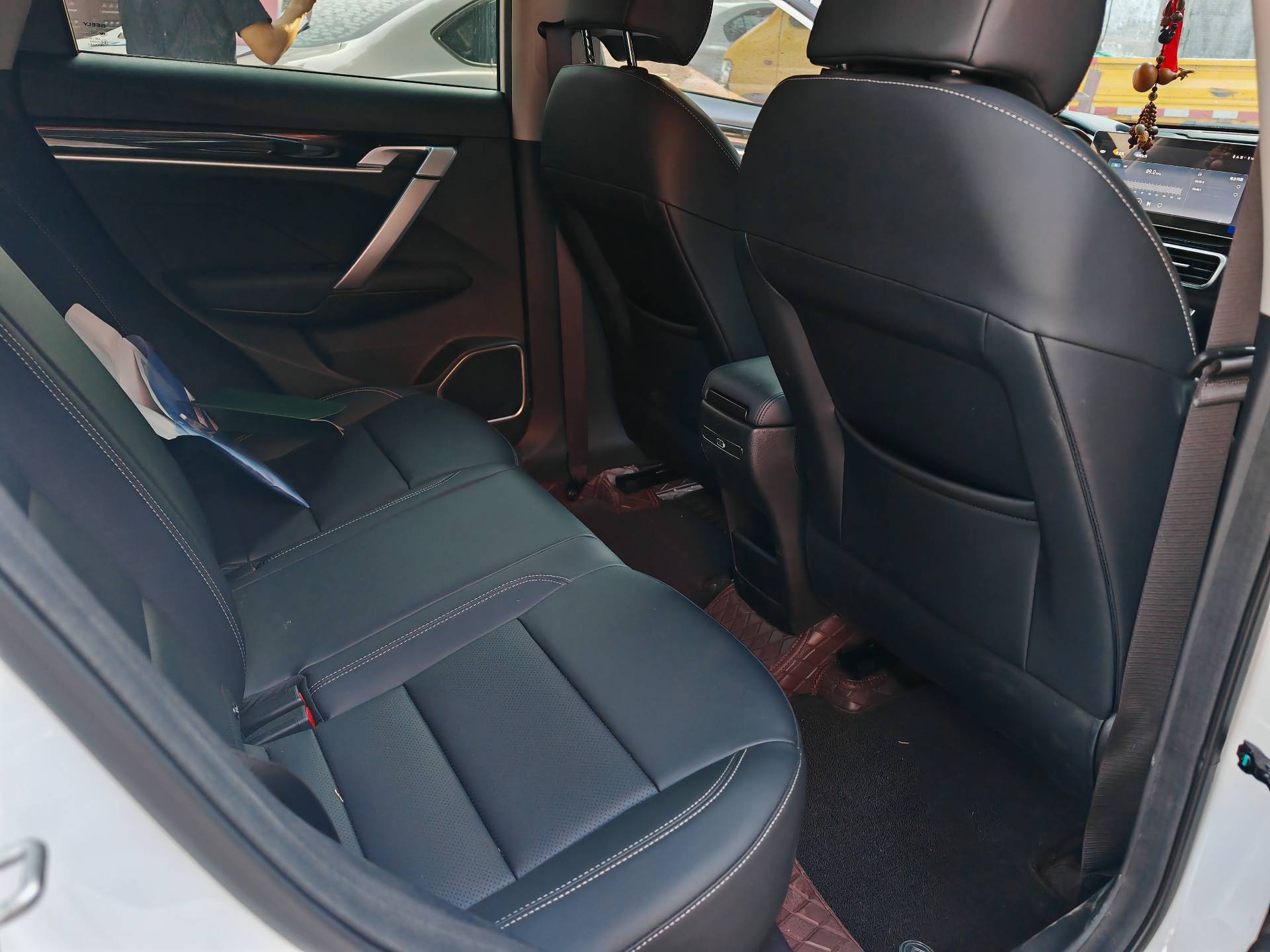 GEELY Coolray 2026 car image #3
