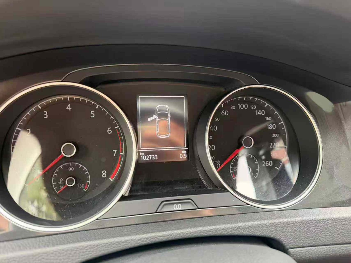 Volkswagen Golf 2018 car image #3