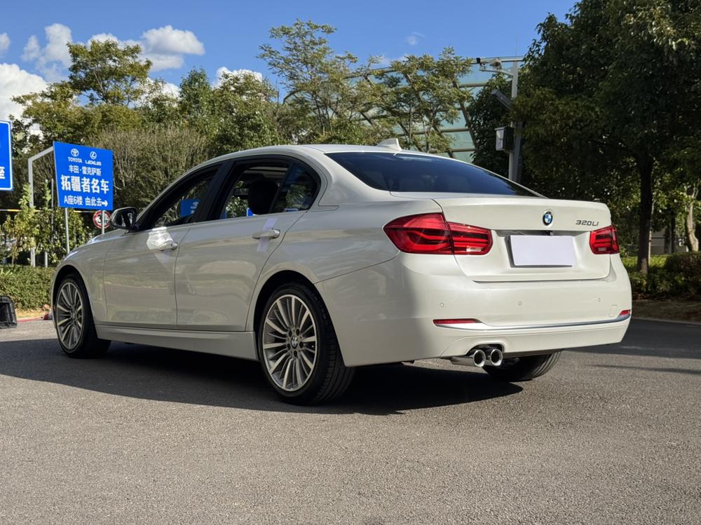 BMW 3 Series 2019 immagine di auto #5
