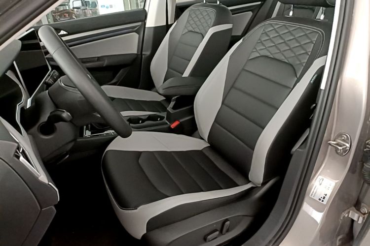 Volkswagen Bora 2024 car image #19
