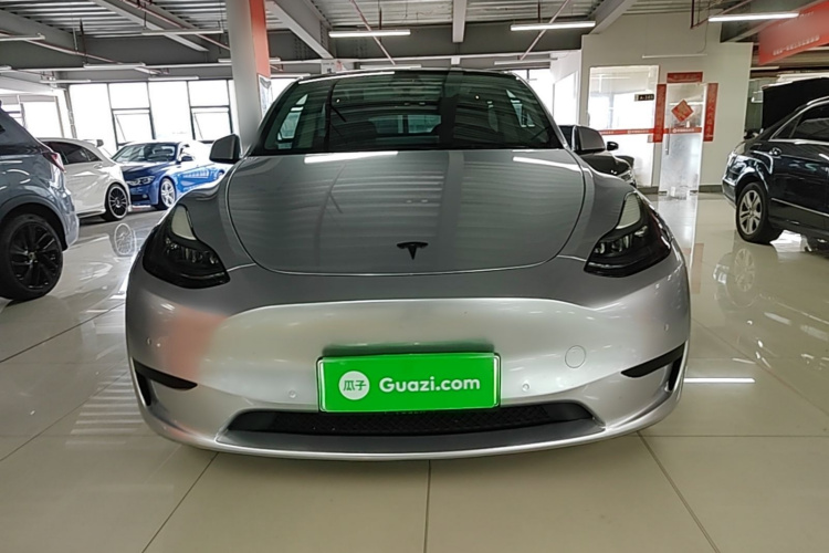 Tesla Model Y 2022 car image #3