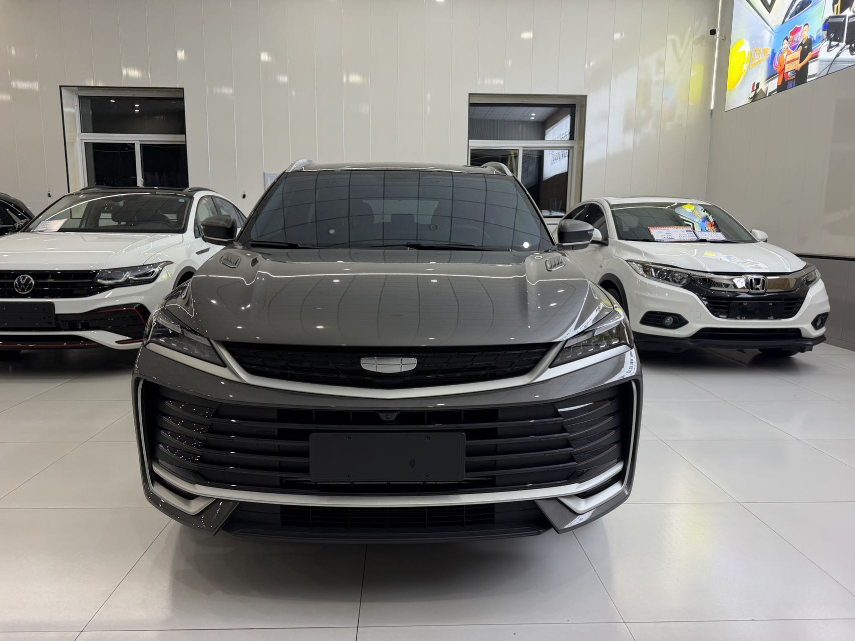 GEELY Coolray 2026 car image #2