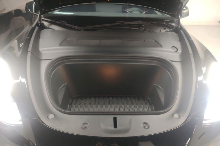 Tesla Model Y 2023 #22 Tesla Model Y 2023 car image #22