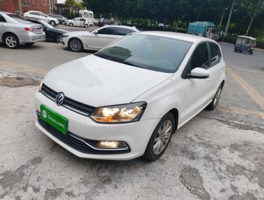 Volkswagen Polo 2015 Volkswagen Polo 2015 car image