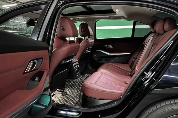 BMW 3 Series 2022 car image #11