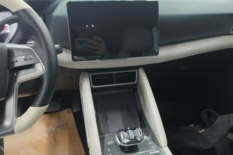 BYD YuanUP 2024 car image #13