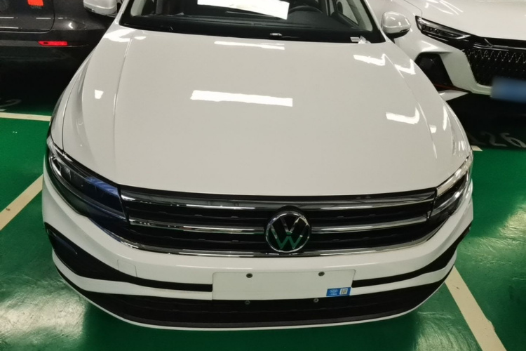 Volkswagen Bora 2026 car image #3