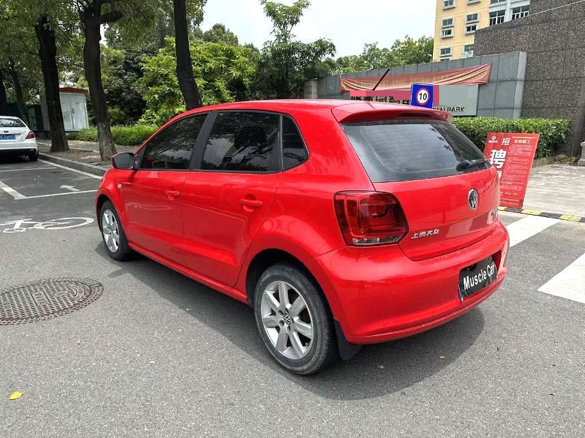Volkswagen Polo 2014 car image #3