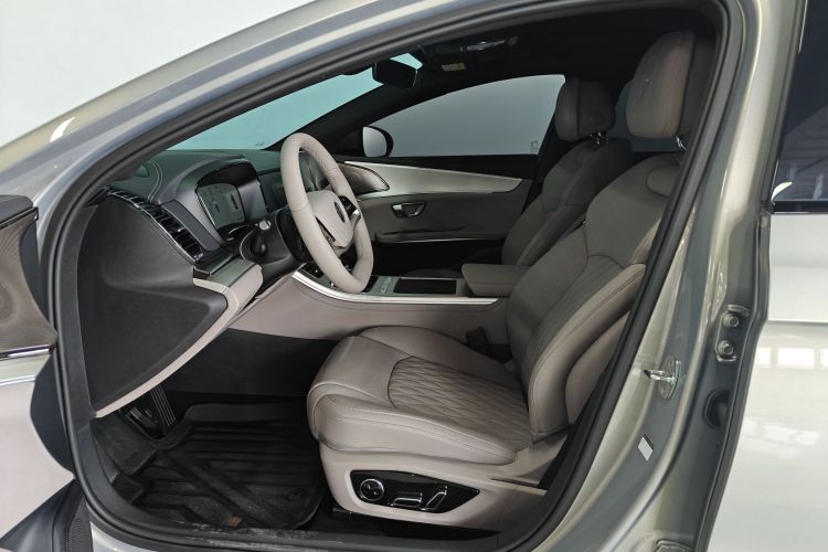 BYD Han 2025 car image #10