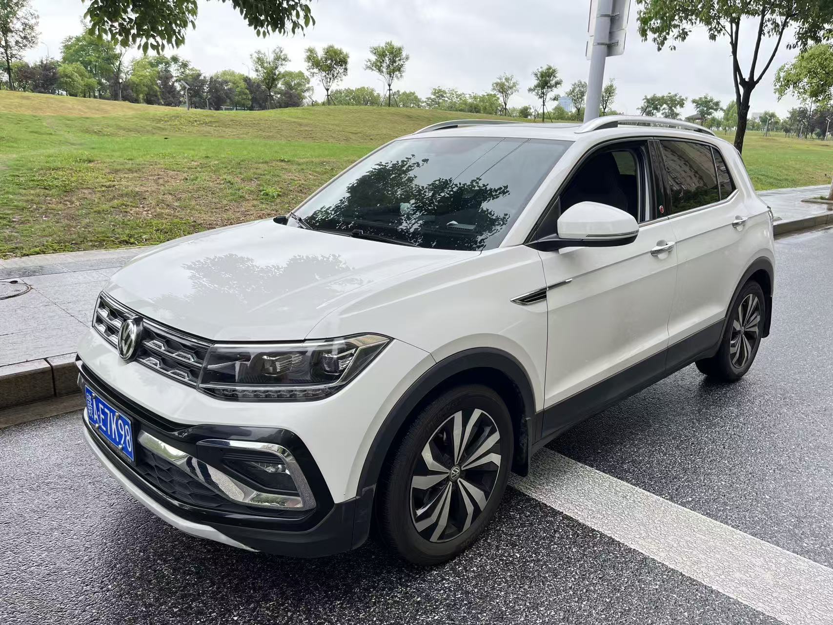 Volkswagen T-Cross 2020 car image 