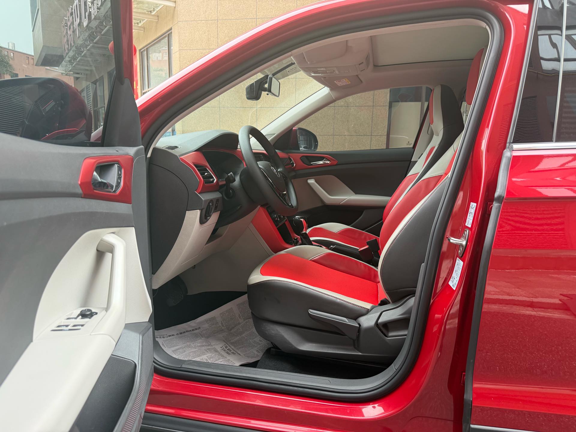 Volkswagen T-Cross 2020 immagine di auto #6