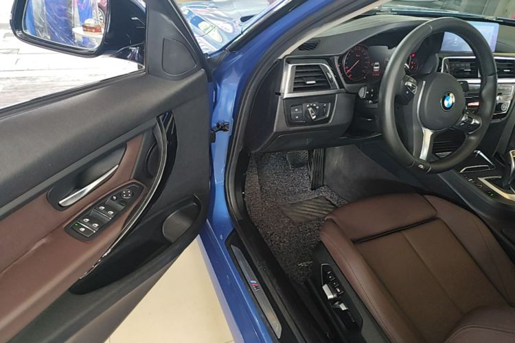 BMW 3 Series 2018 #16 BMW 3 Series 2018 car image #16