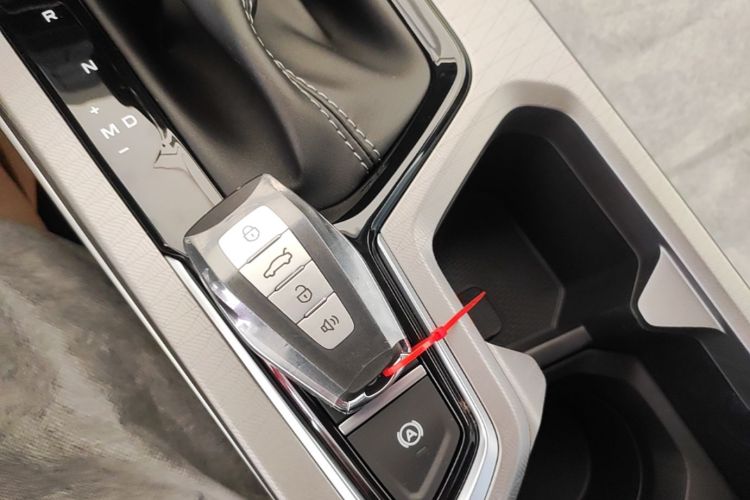 GEELY Emgrand 2026 car image #9