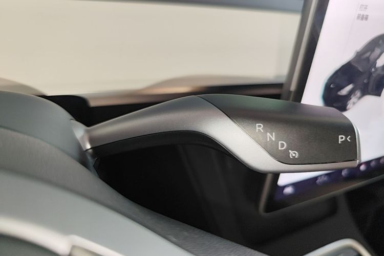 Tesla Model Y 2023 #14 Tesla Model Y 2023 car image #14