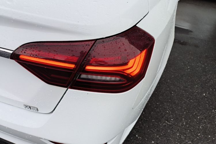 GEELY Emgrand 2021 #8 GEELY Emgrand 2021 car image #8