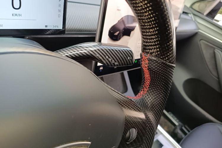 Tesla Model Y 2022 car image #18