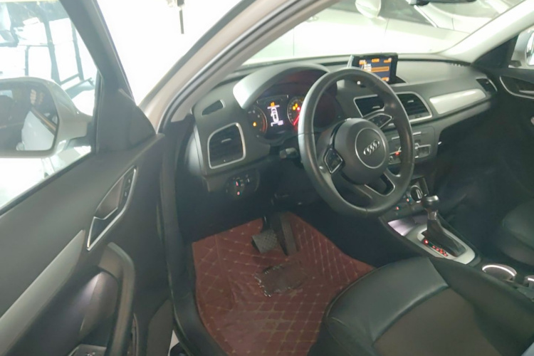 Audi Q3 2019 #16 Audi Q3 2019 car image #16