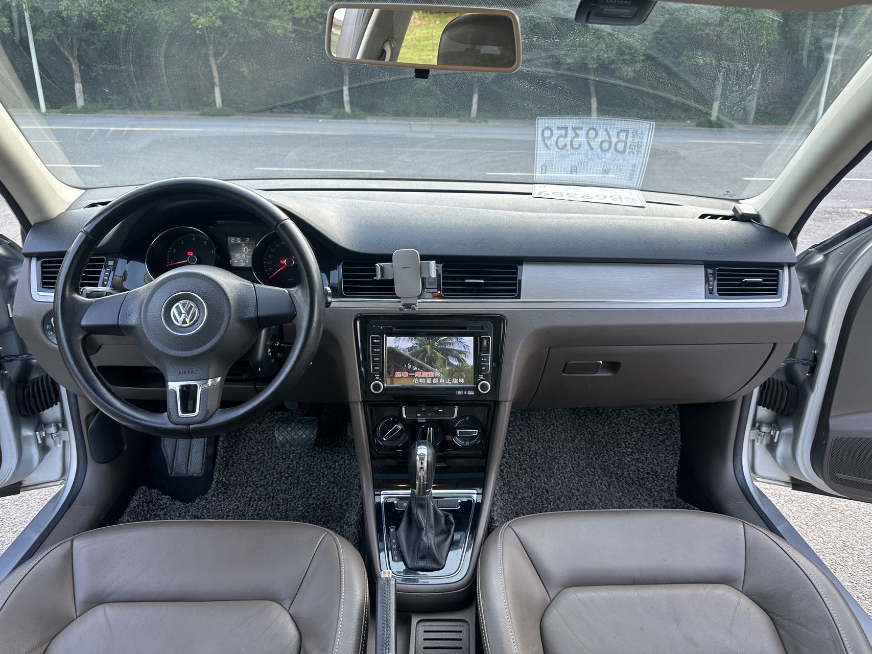 Volkswagen Bora 2013 car image #8
