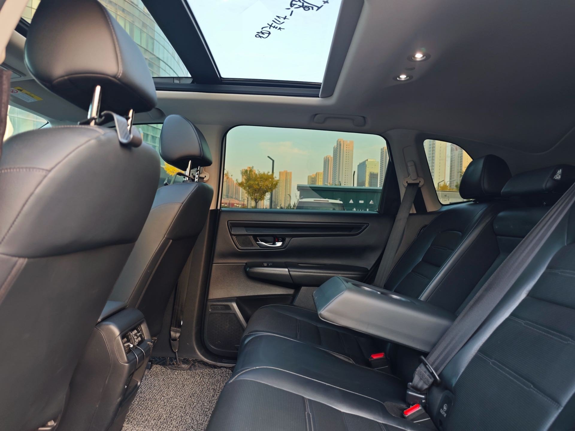 Honda CR-V 2025 صورة سيارة #5