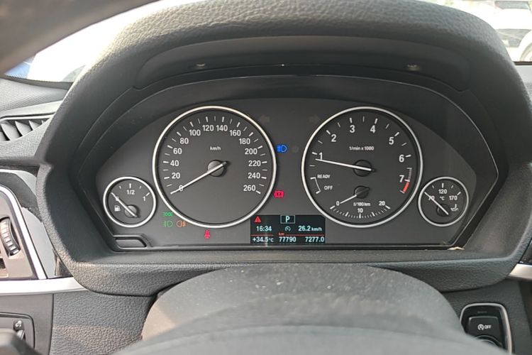 BMW 3 Series 2017 car image #12