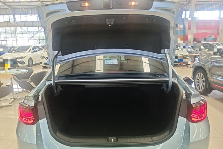 GEELY Emgrand L HiP 2023 car image #19