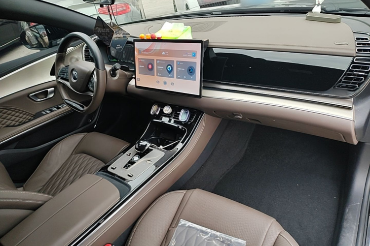 BYD Han 2023 изображение автомобиля #10