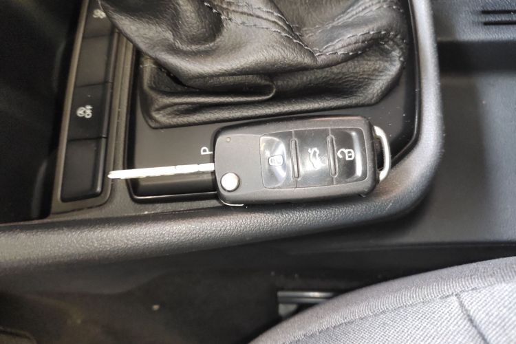 Volkswagen Santana 2022 car image #14