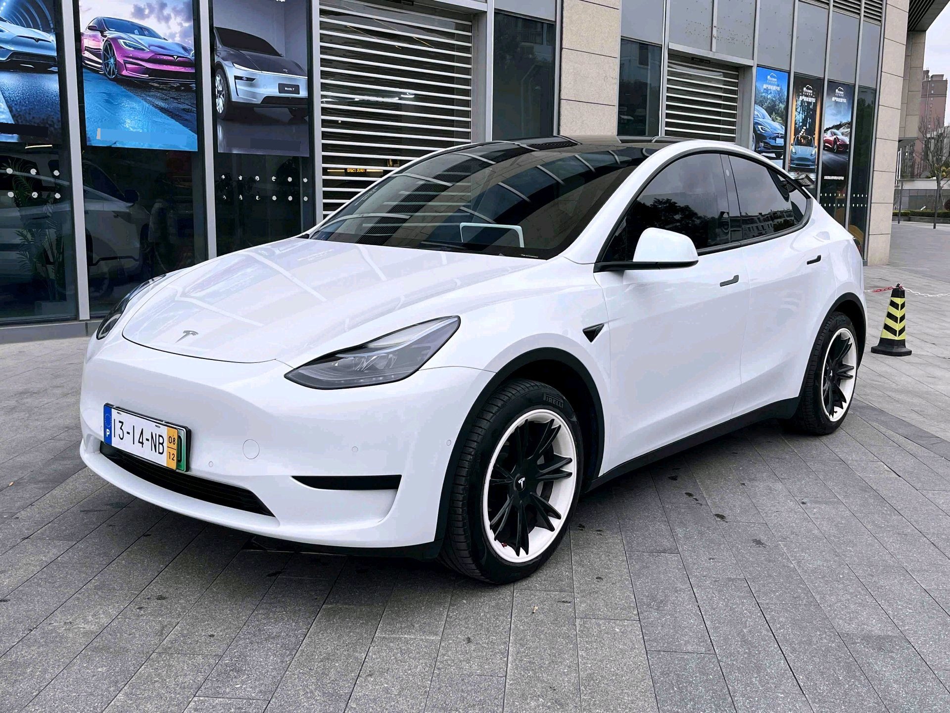 Tesla Model Y 2023 Tesla Model Y 2023 car image