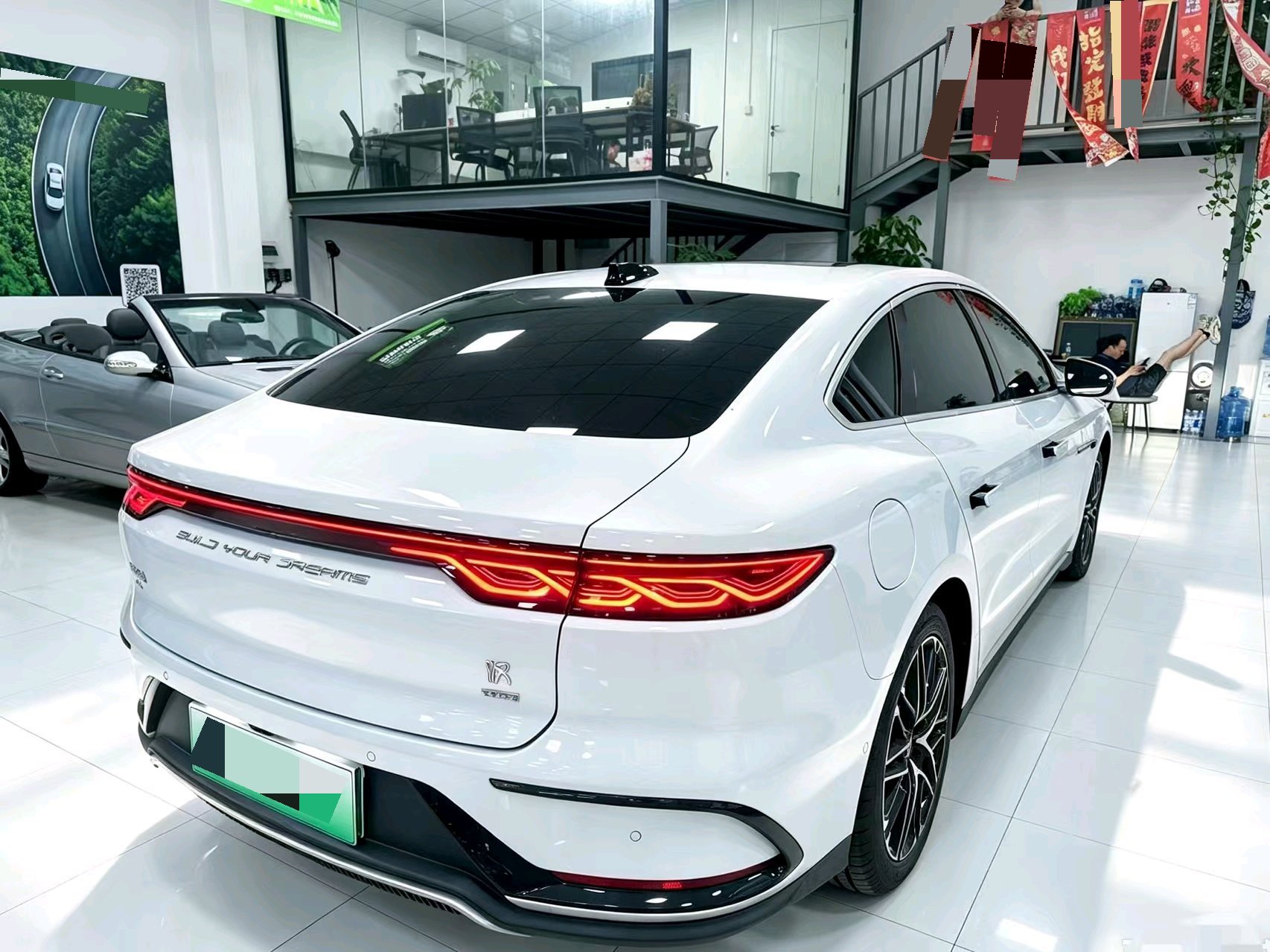 BYD Han 2025 #8 BYD Han 2025 car image #8