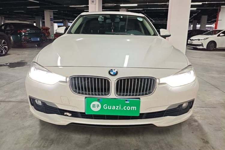 BMW 3 Series 2018 car image #3