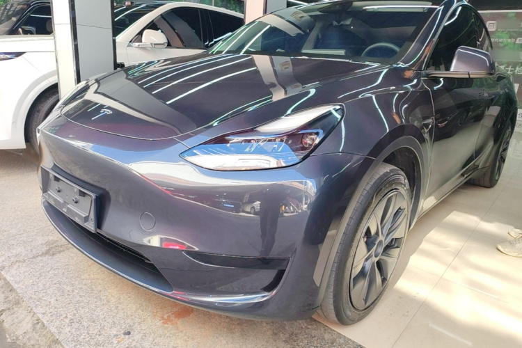 Tesla Model Y 2024 #2 Tesla Model Y 2024 immagine di auto #2
