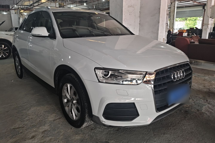 Audi Q3 2018 car image #4
