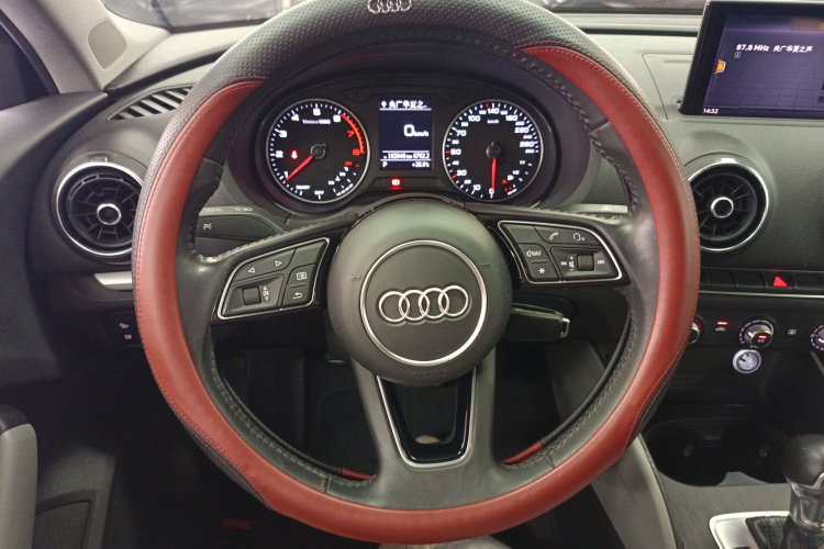Audi A3 2019 car image #11