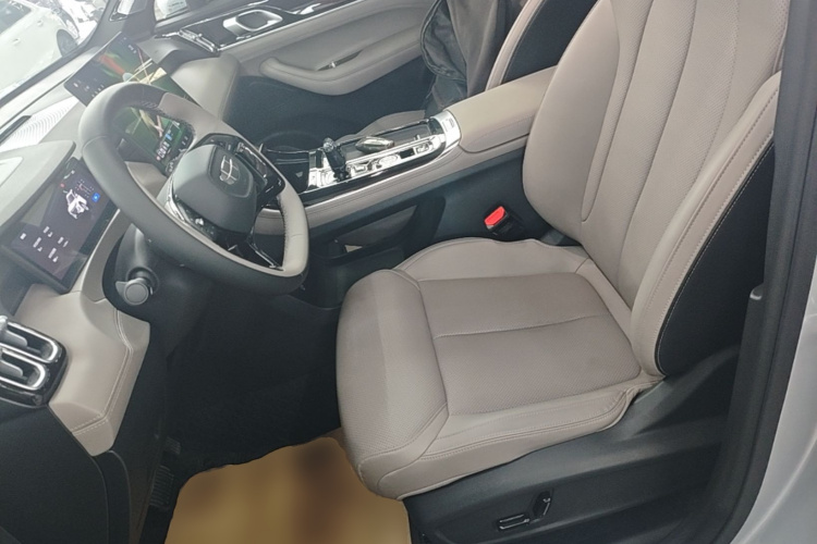 GEELY Boyue L 2025 car image #15