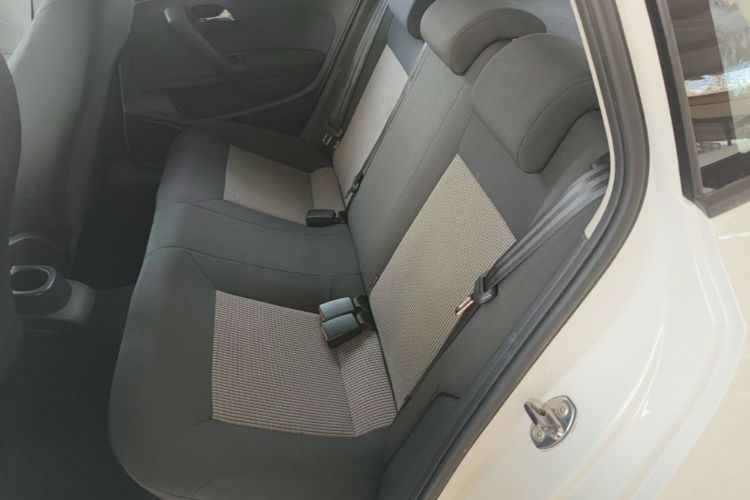Volkswagen Polo 2017 car image #17