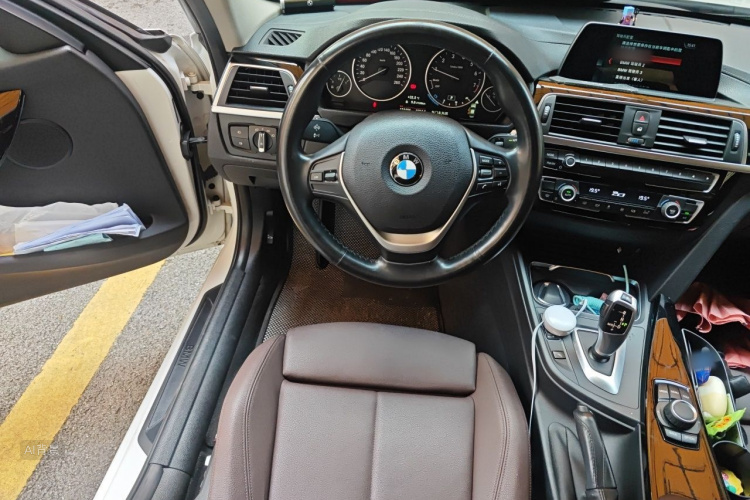 BMW 3 Series 2018 #12 BMW 3 Series 2018 car image #12