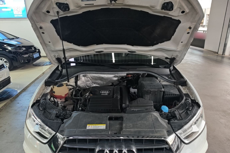 Audi Q3 2017 car image #20