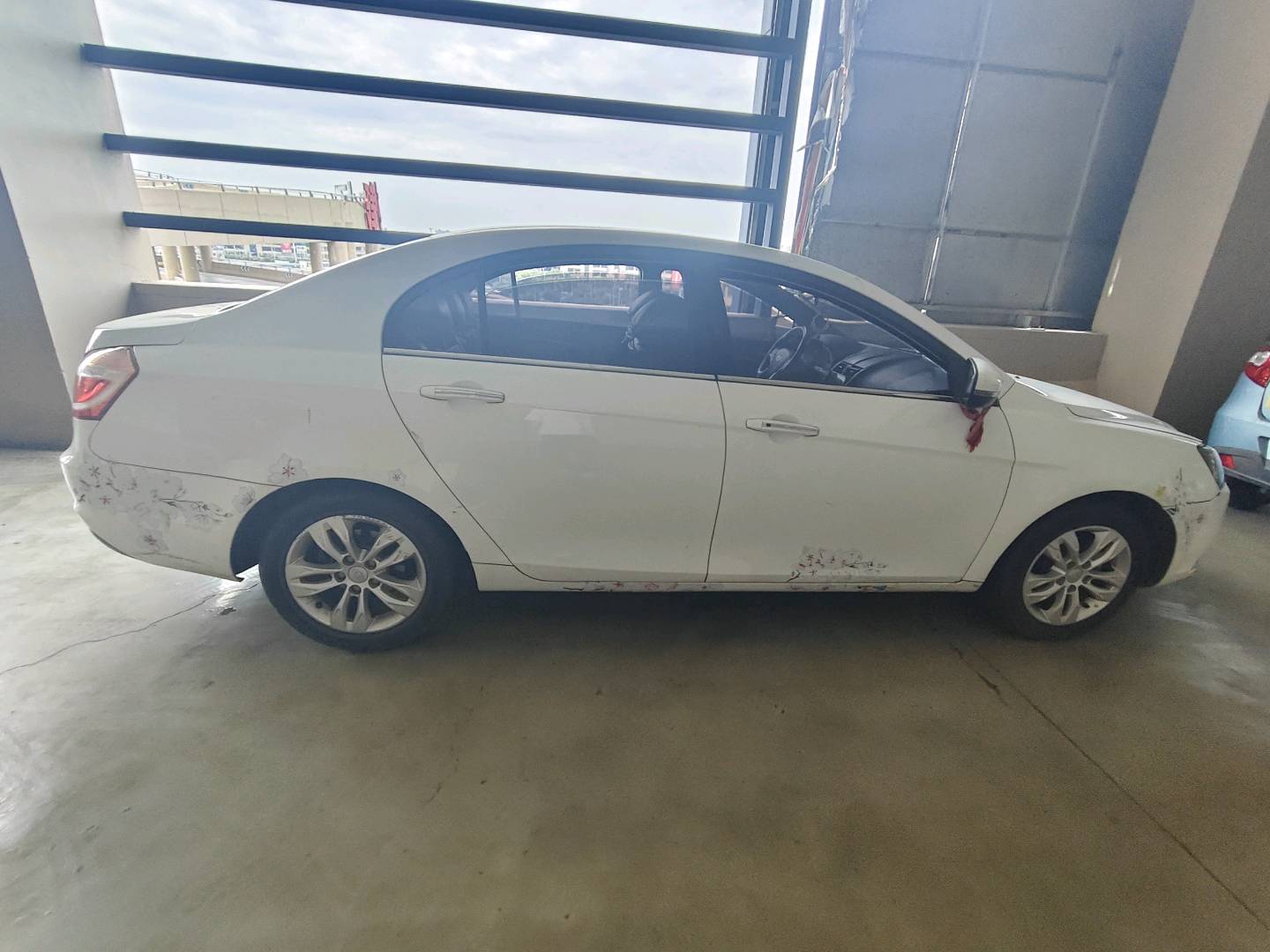 GEELY Emgrand 2014 car image #12